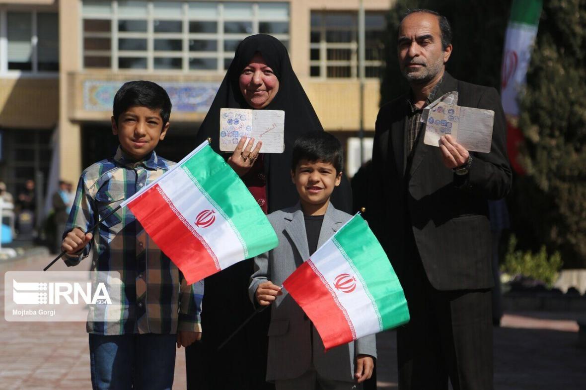 خبرنگاران 50 درصد واجدین شرایط در خراسان جنوبی رای دادند خبرنگاران 50 درصد واجدین شرایط در خراسان جنوبی رای دادند