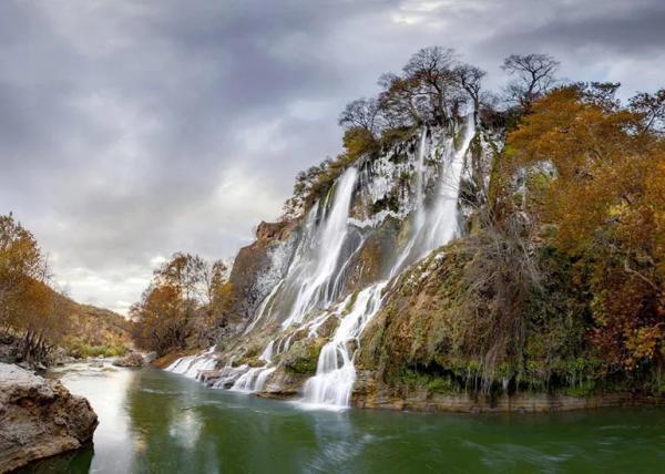 آبشار بیشه لرستان؛ گنجینه ای دیدنی در دل جنگل های بلوط