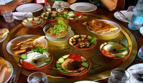 طعم بی نظیر غذاهای عمانی را در این رستوران ها مزه کنید طعم بی نظیر غذاهای عمانی را در این رستوران ها مزه کنید